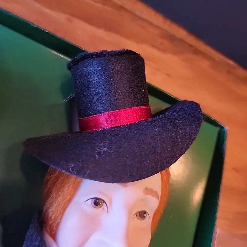 Department 56 Heritage Village Vintage Set of 2 Carolers with Original Box 1980s
